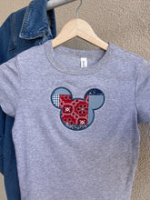 Load image into Gallery viewer, Quilted Mouse Crop Tee