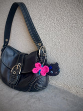 Load image into Gallery viewer, Cat &amp; Dragonfly Crochet Keychain
